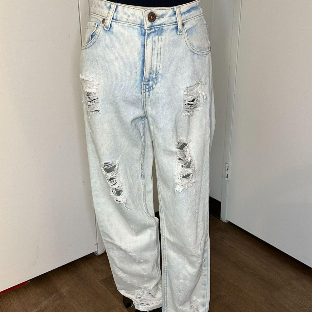 Them_people Women's Blue and White Jeans